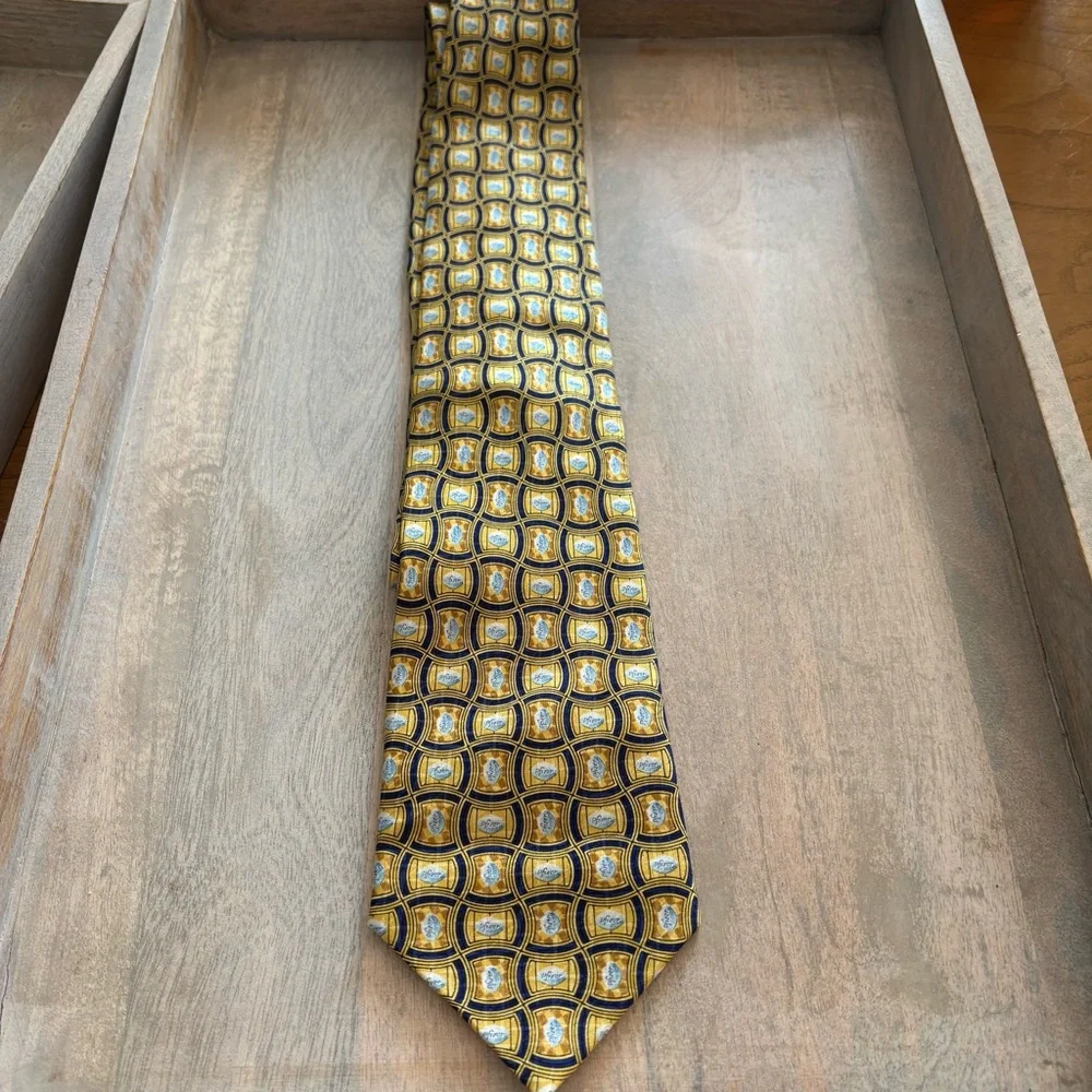 Pfizer men’s‎ 100% silk tie the blue pill